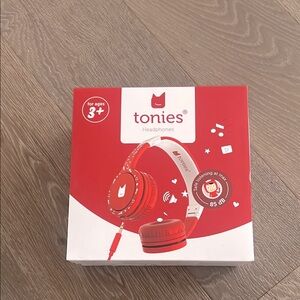 Tonies red fold & go headphones. NWT.
